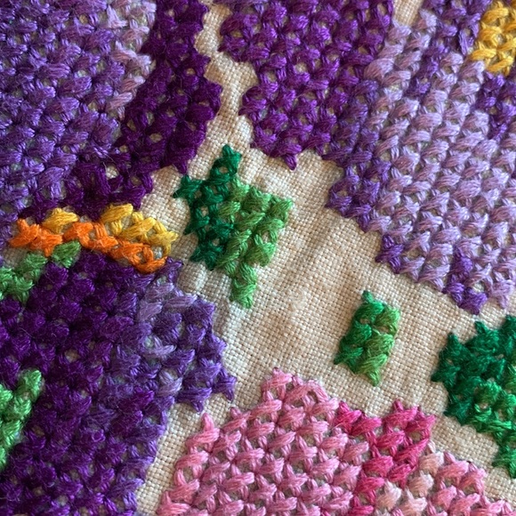 Vintage needlepoint hand crafted floral iris flowers embroidery art unframed - Picture 3 of 12